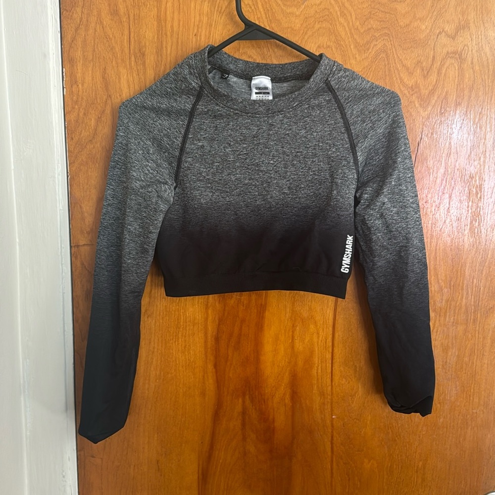 GYM SHARK CROPPED WORKOUT SHIRT LONG SLEEVE